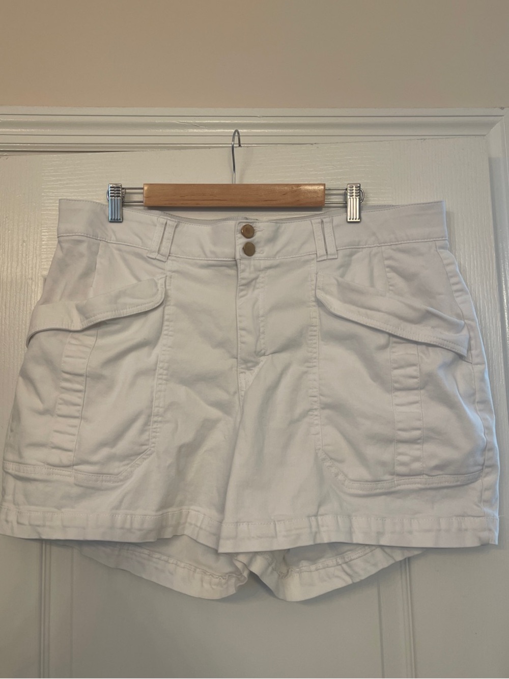 Democracy ABsolution White Cargo Pocket Women’s Shorts
